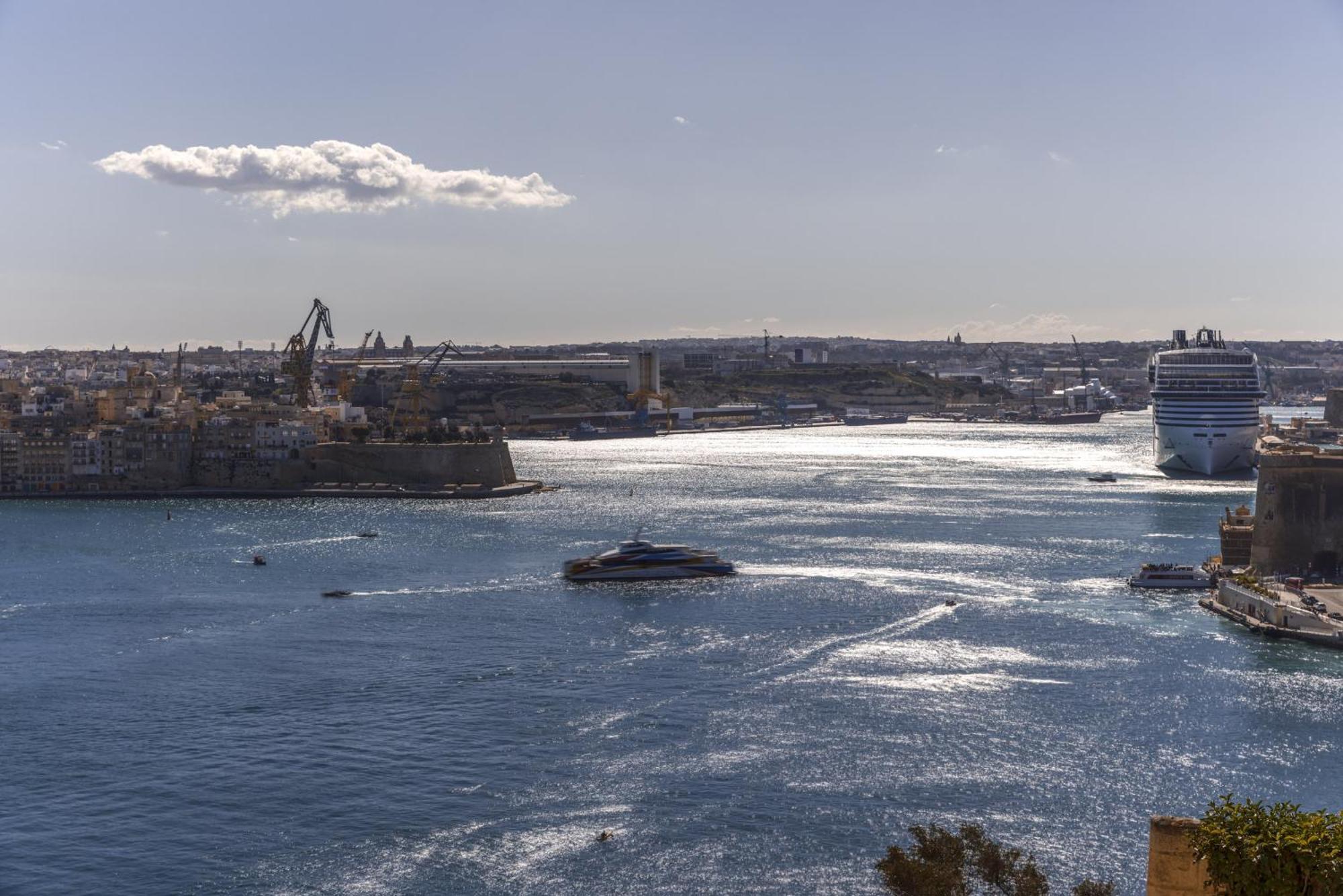 Harbour View - Large 2Br Apartment Valletta Buitenkant foto